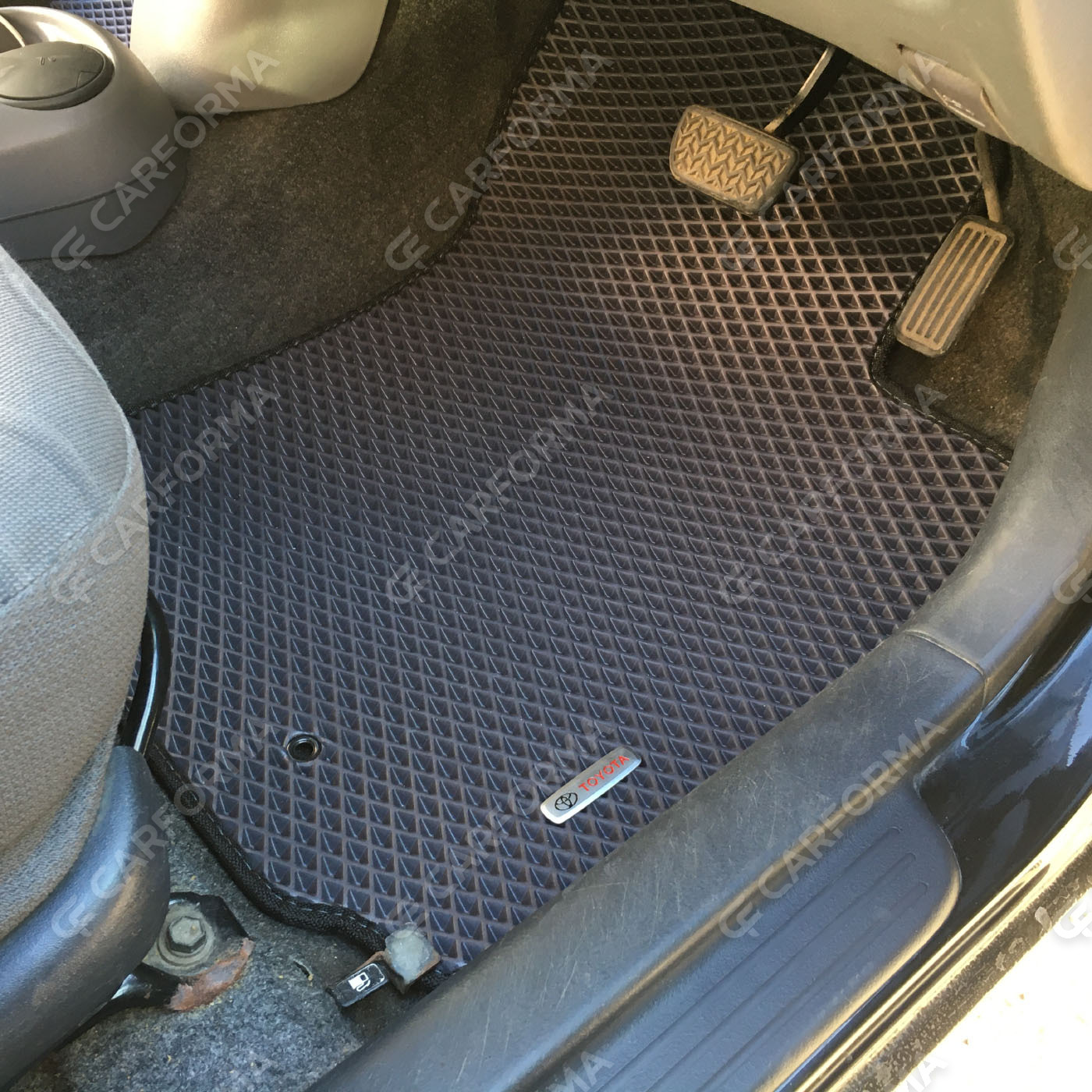 Коврики на Toyota Vitz I 1998&nbsp;-&nbsp;2005 в Барнауле