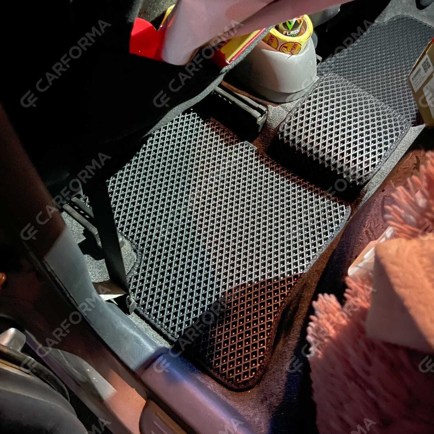 Коврики на Toyota Vitz I 1998&nbsp;-&nbsp;2005 в Барнауле