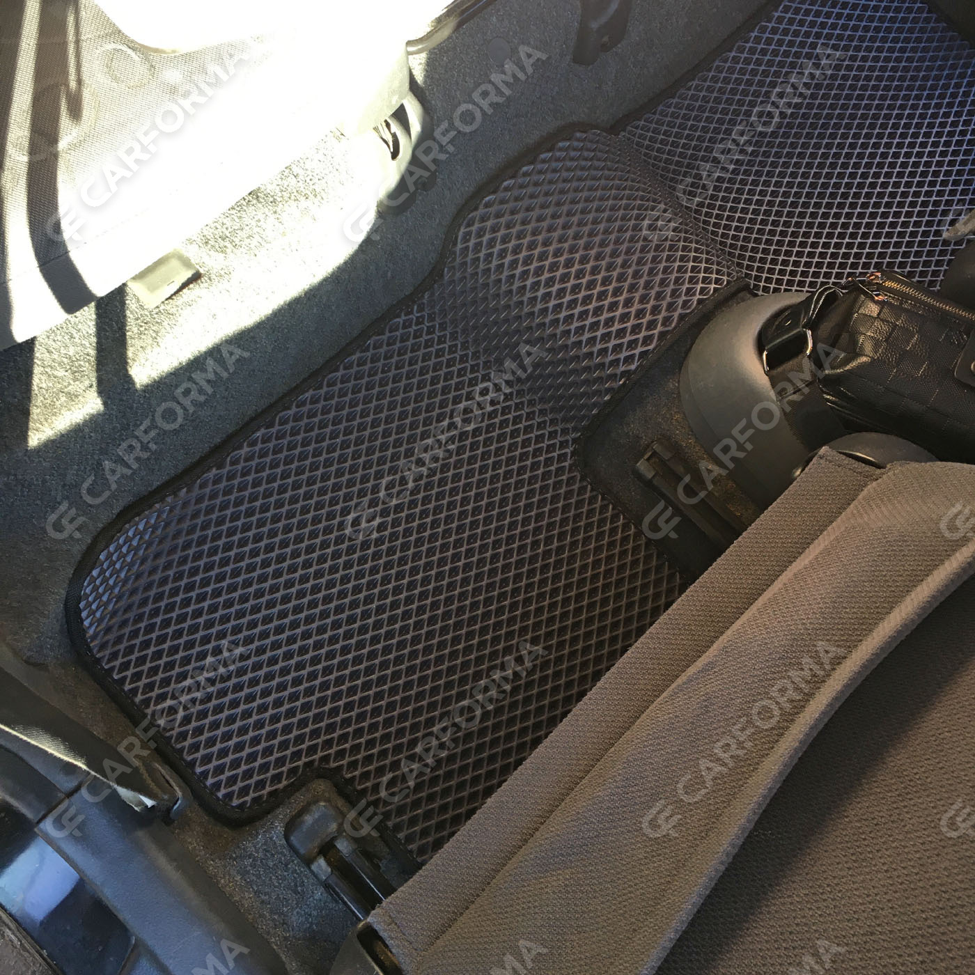 Коврики на Toyota Vitz I 1998&nbsp;-&nbsp;2005 в Барнауле