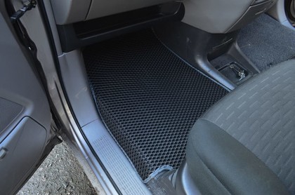 Ворсовые коврики на Toyota Noah (R60) 2001 - 2007 в Барнауле
