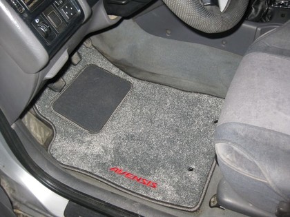 Ворсовые коврики на Toyota Avensis I 1997 - 2002 в Барнауле
