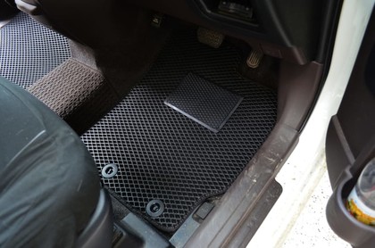 Ворсовые коврики на Toyota Porte II 2012 - 2020 в Барнауле