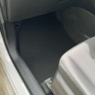 Ворсовые коврики на Toyota Yaris IV 2019 - 2025 в Барнауле