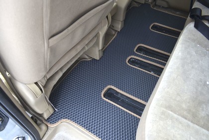 Ворсовые коврики на Nissan Serena (C24) 1999 - 2005 в Барнауле