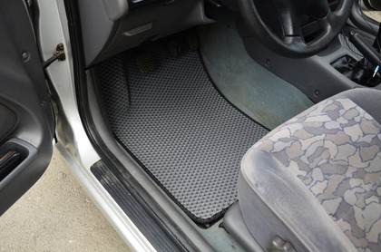 Ворсовые коврики на Toyota Avensis I 1997 - 2002 в Барнауле