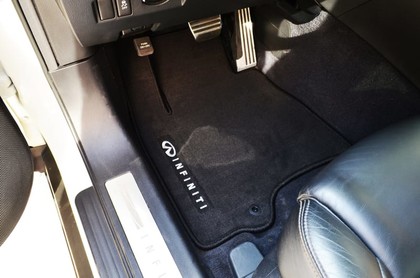 Ворсовые коврики на Infiniti QX70 2013 - 2019 в Барнауле