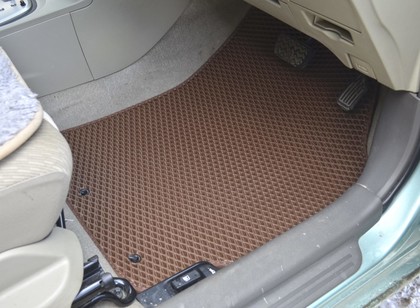 Ворсовые коврики на Toyota Belta 2005 - 2012 в Барнауле