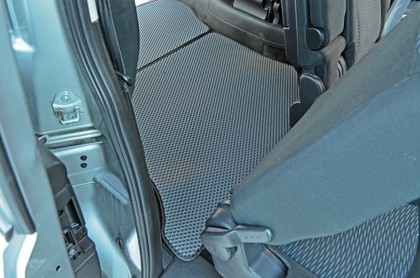 Ворсовые коврики на Nissan Serena (C26) 2010 - 2016 в Барнауле