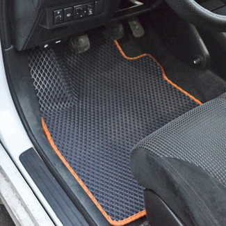 Ворсовые коврики на Nissan Tiida (C11) 2004 - 2014 в Барнауле