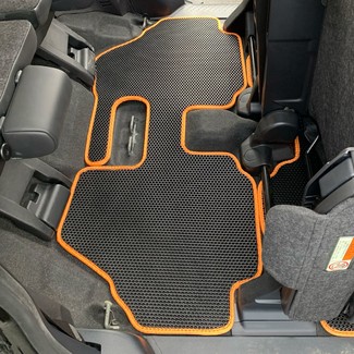 Коврики на Toyota Sienta II 2015 - 2022 в Барнауле