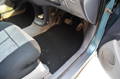Ворсовые коврики на Toyota Raum I 1997 - 2003 в Барнауле