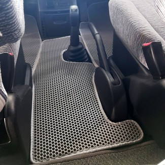 Коврики на Mitsubishi Delica 4 1994 - 2007 в Барнауле