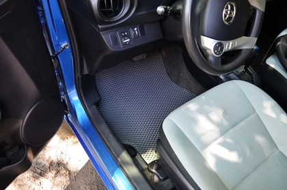 Коврики на Toyota Prius C 2011 - 2021 в Барнауле