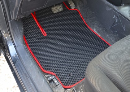 Ворсовые коврики на Toyota Yaris II 2005 - 2011 в Барнауле