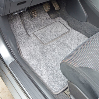 Ворсовые коврики на Nissan Tiida (C11) 2004 - 2014 в Барнауле
