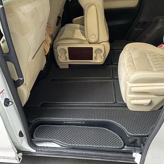 Ворсовые коврики на Toyota Vellfire (H30) 2015 - 2023 в Барнауле