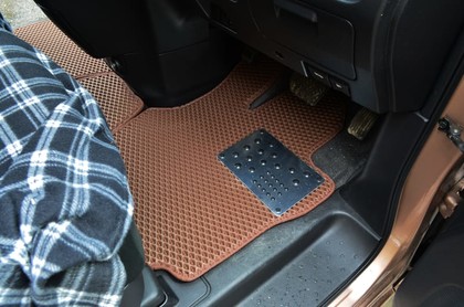 Ворсовые коврики на Nissan Serena (C26) 2010 - 2016 в Барнауле