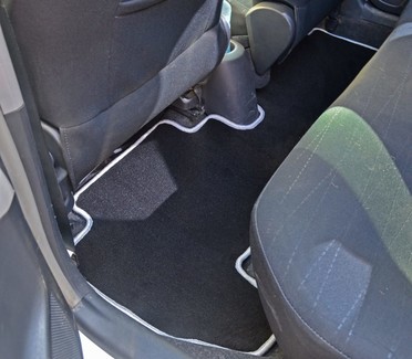 Ворсовые коврики на Toyota Yaris II 2005 - 2011 в Барнауле