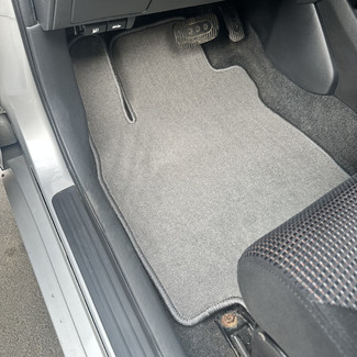Ворсовые коврики на Nissan Tiida (C11) 2004 - 2014 в Барнауле