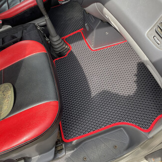 Коврики на Mitsubishi Space Gear 1994&nbsp;-&nbsp;2007 в Барнауле