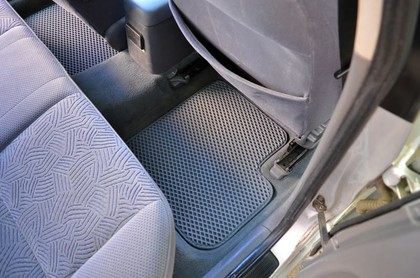 Ворсовые коврики на Toyota Avensis I 1997 - 2002 в Барнауле