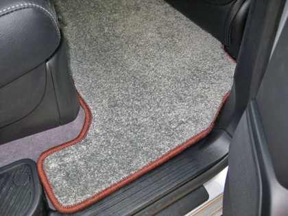Ворсовые коврики на Toyota Land Cruiser 200 2007 - 2021 в Барнауле