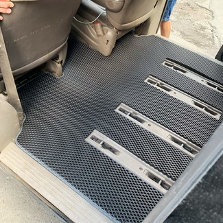 Ворсовые коврики на Chrysler Town and Country IV короткая база 2000 - 2007 в Барнауле
