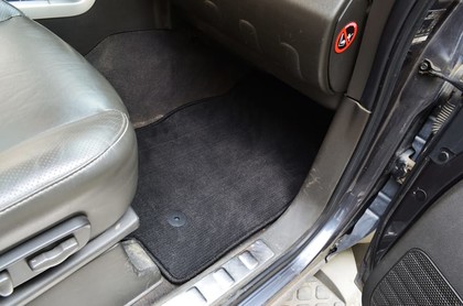 Ворсовые коврики на Nissan Navara III 2004 - 2015 в Барнауле