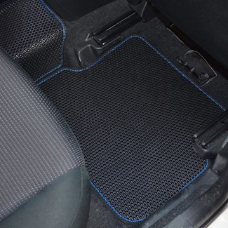 Ворсовые коврики на Mazda Axela II 2009 - 2013 в Барнауле
