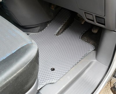 Ворсовые коврики на Toyota Voxy (R70) 2007 - 2013 в Барнауле