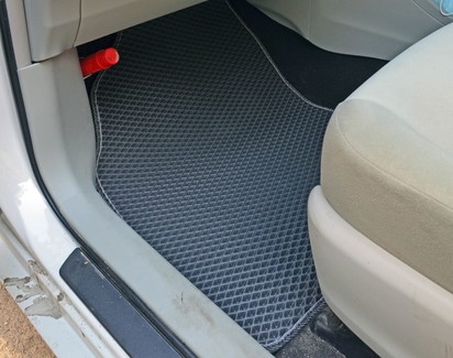 Ворсовые коврики на Toyota Prius Alpha 2011 - 2021 в Барнауле