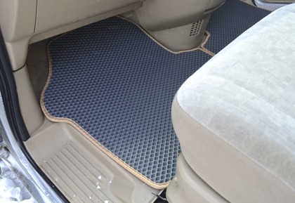 Ворсовые коврики на Nissan Serena (C24) 1999 - 2005 в Барнауле