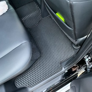 Ворсовые коврики на Mitsubishi Pajero Sport III 2015 - 2025 в Барнауле
