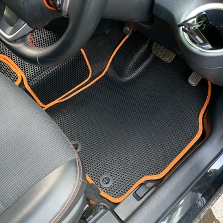Коврики на Toyota Sienta II 2015 - 2022 в Барнауле