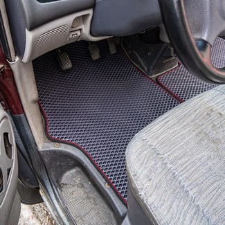 Ворсовые коврики на Mitsubishi Space Gear 1994 - 2007 в Барнауле