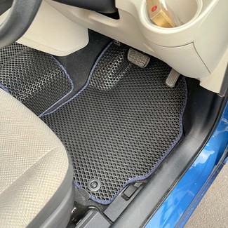 Коврики на Toyota Sienta II 2015 - 2022 в Барнауле