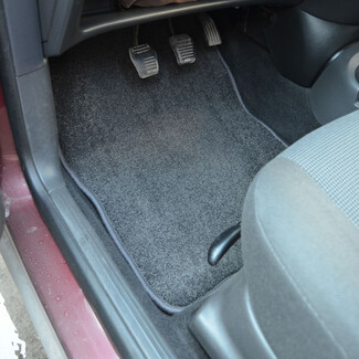 Ворсовые коврики на Ford Focus I 1998 - 2005 в Барнауле Ворсовые коврики на Ford Focus I 1998 - 2005 в Барнауле