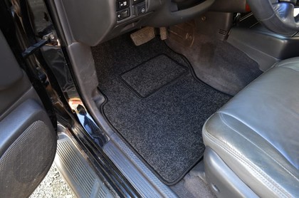 Ворсовые коврики на Infiniti QX4 1996 - 2003 в Барнауле