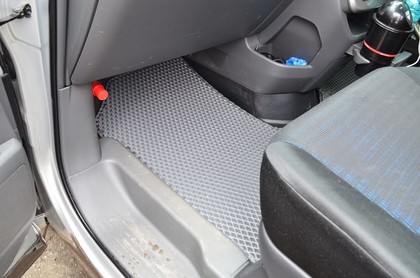 Ворсовые коврики на Toyota Voxy (R70) 2007 - 2013 в Барнауле