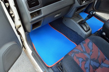 Ворсовые коврики на Nissan Kix 2008 - 2012 в Барнауле