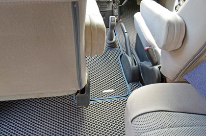 Коврики на Mitsubishi Delica 4 1994 - 2007 в Барнауле