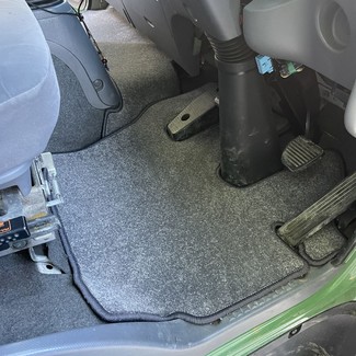 Ворсовые коврики на Isuzu Forward V широкая кабина 2007 - 2025 в Барнауле