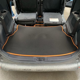 Коврики на Toyota Sienta II 2015 - 2022 в Барнауле