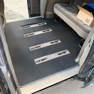 Ворсовые коврики на Chrysler Town and Country IV короткая база 2000 - 2007 в Барнауле