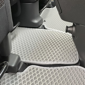 Ворсовые коврики на Nissan Serena (C26) 2010 - 2016 в Барнауле